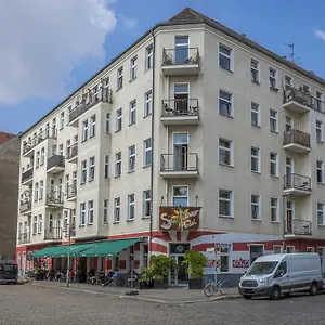 sunflower-hostel-berlin.find-berlin-hotels.com/